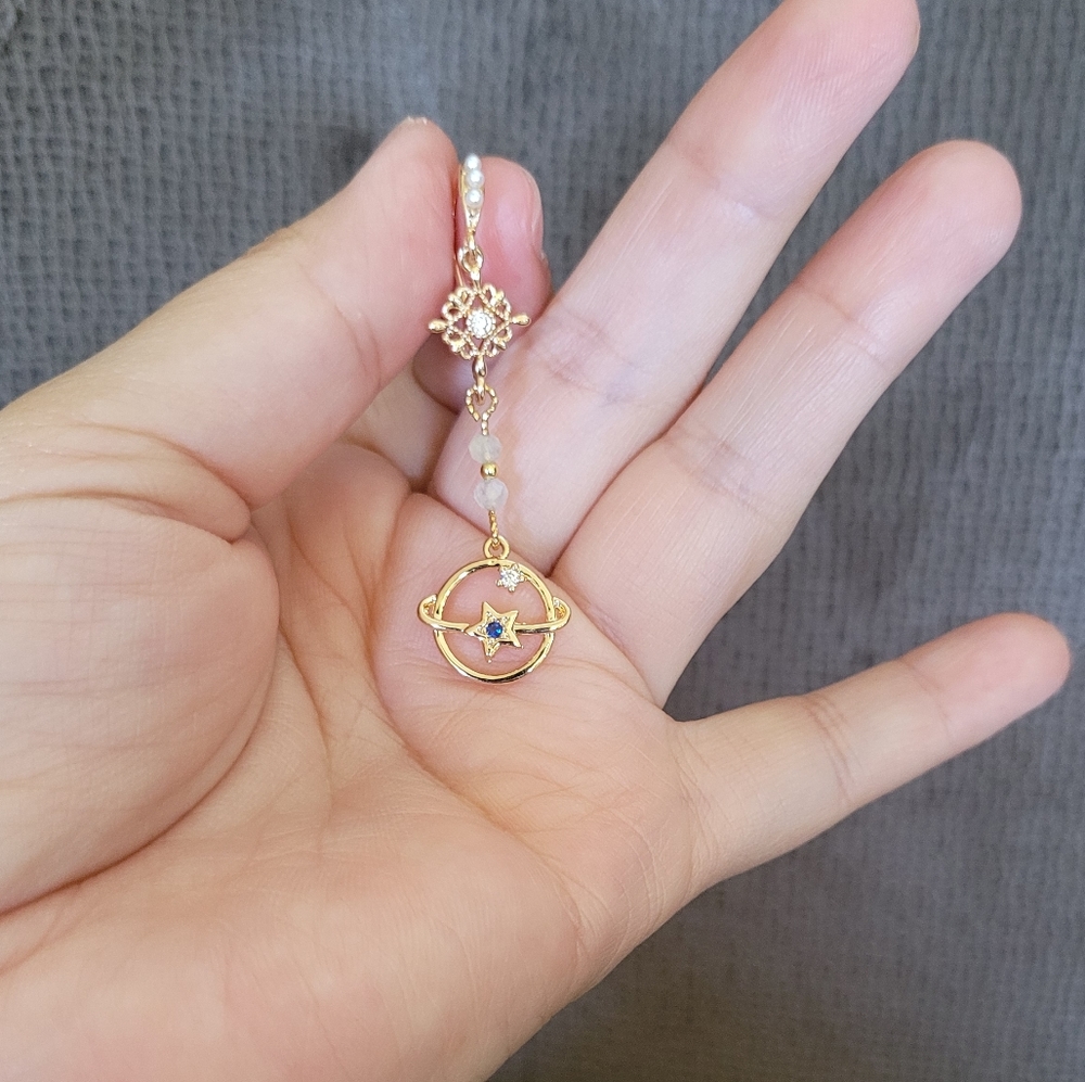 La Meno Saturn🪐 Dream😴 Earrings - Picture 13 of 14